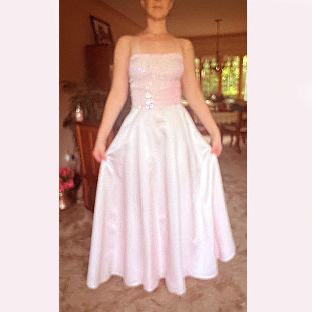 Elegant 2-Pc Floor-Length Prom Dress Soft Pink w/Sequin Top & Satiny Skirt, sz 6